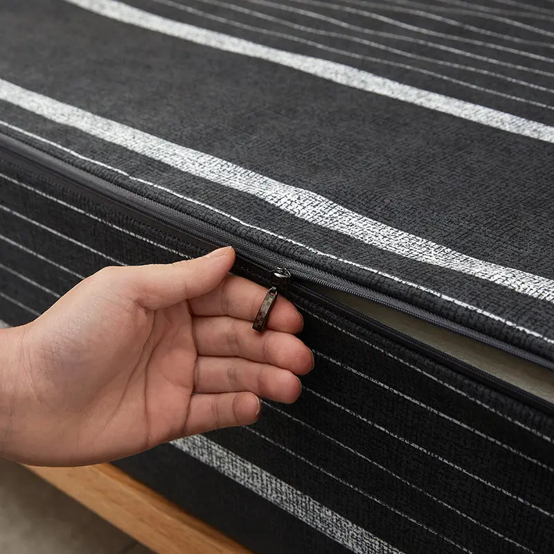 Protège-matelas imperméable rayures noires zoom detail