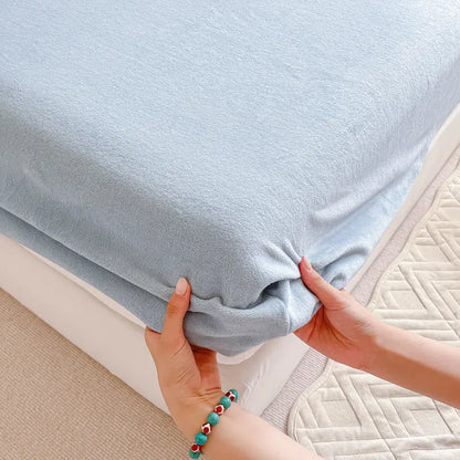 Housse_de_matelas_integrale_bleu_clair_en_velours