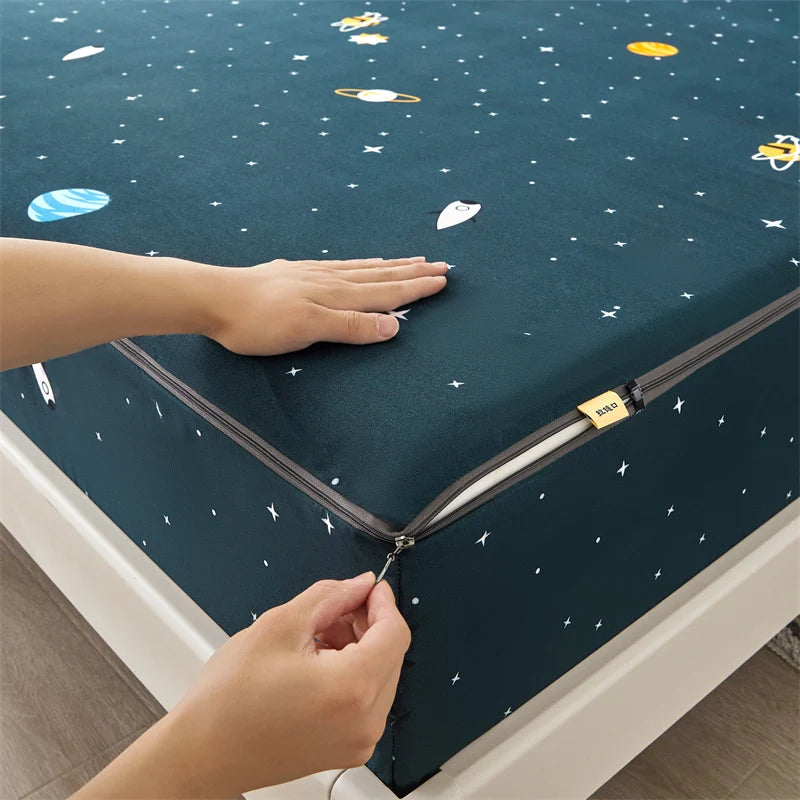 Protège matelas anti-acarien galaxie devant