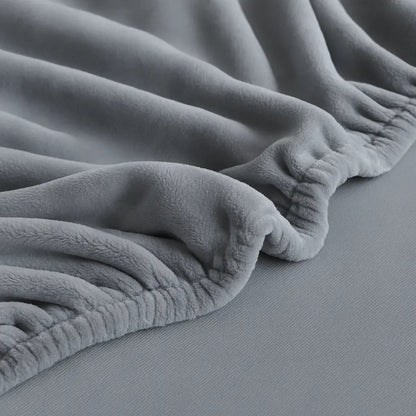 housse-de-matelas-en-velour-gris-couture