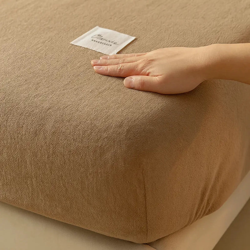 housse-de-matelas-en-velour-marron-sable-angle