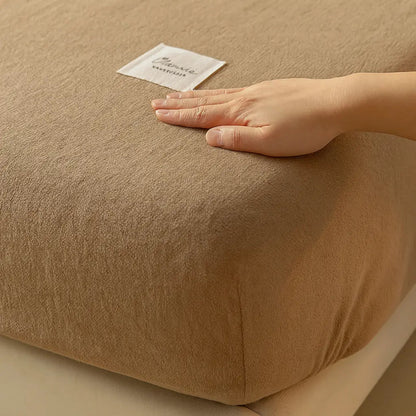 housse-de-matelas-en-velour-marron-sable-angle