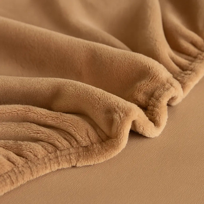 housse-de-matelas-en-velour-marron-sable-pli