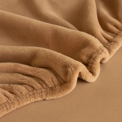 housse-de-matelas-en-velour-marron-sable-pli