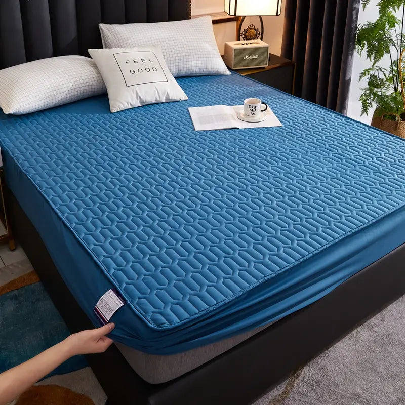 housse-de-matelas-impermeable-bleu-protection-classique