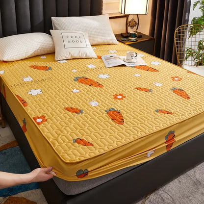 housse-de-matelas-impermeable-jaune-motif-animaux-ludiques