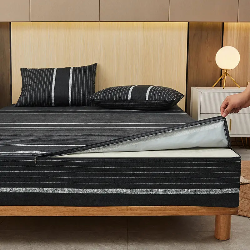 Protège-matelas imperméable rayures noires devant