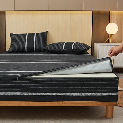 Protège-matelas imperméable rayures noires devant